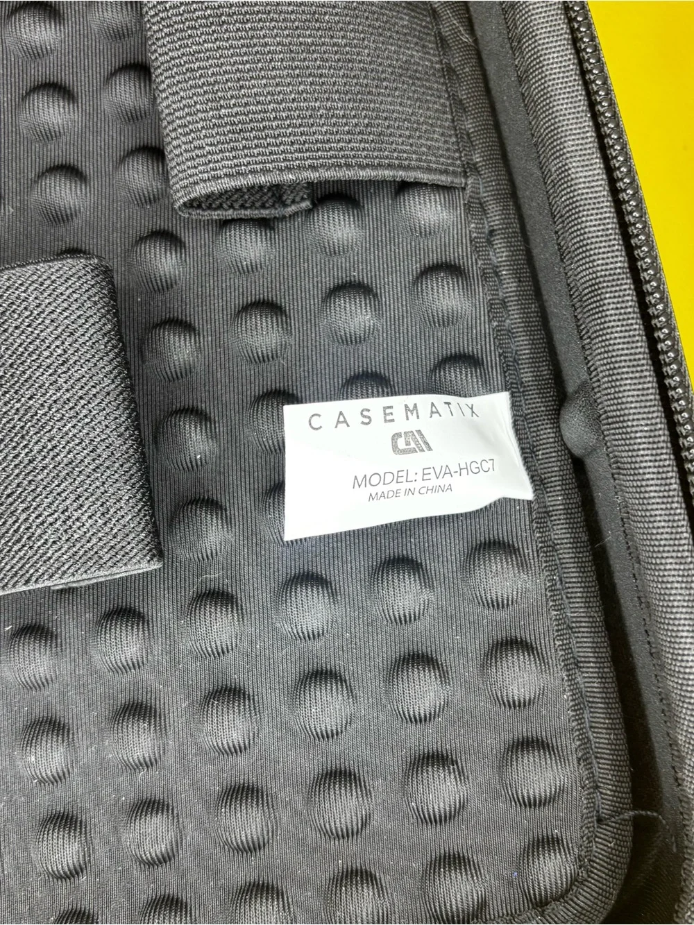 CASEMATIX Compact‎ Locking Case with Shoulder Strap in Black